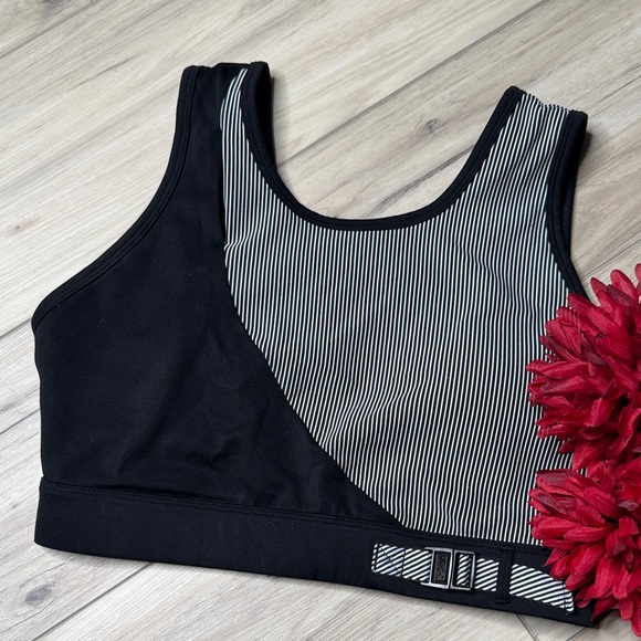 ZYIA Other - Zyia Black Chiaroscuro Buckle Bra